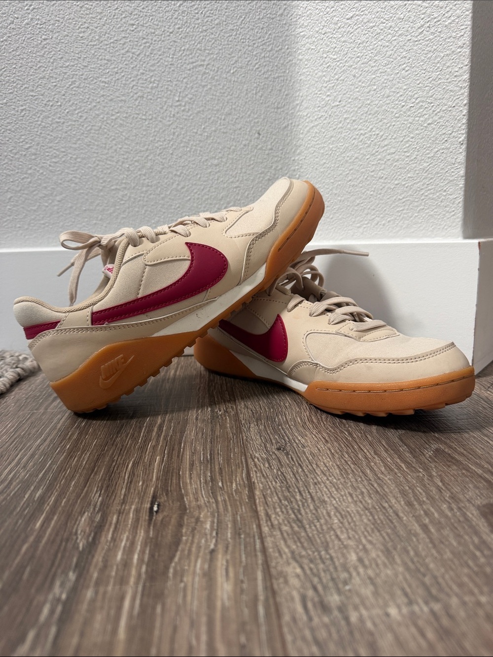 Nike Women's Cream Sneakers with Burgundy Swoosh Size 8